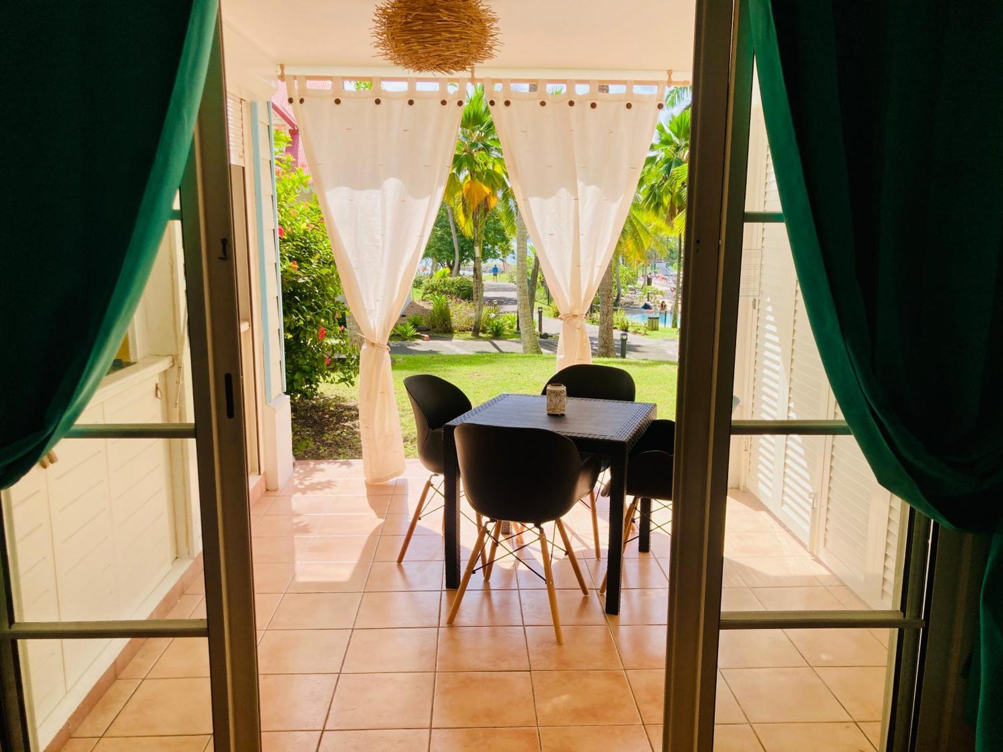 Tikazadaph, Pour Un Sejour De Charme, Romantique & Exotique, 97180 Sainte-Anne Exterior photo